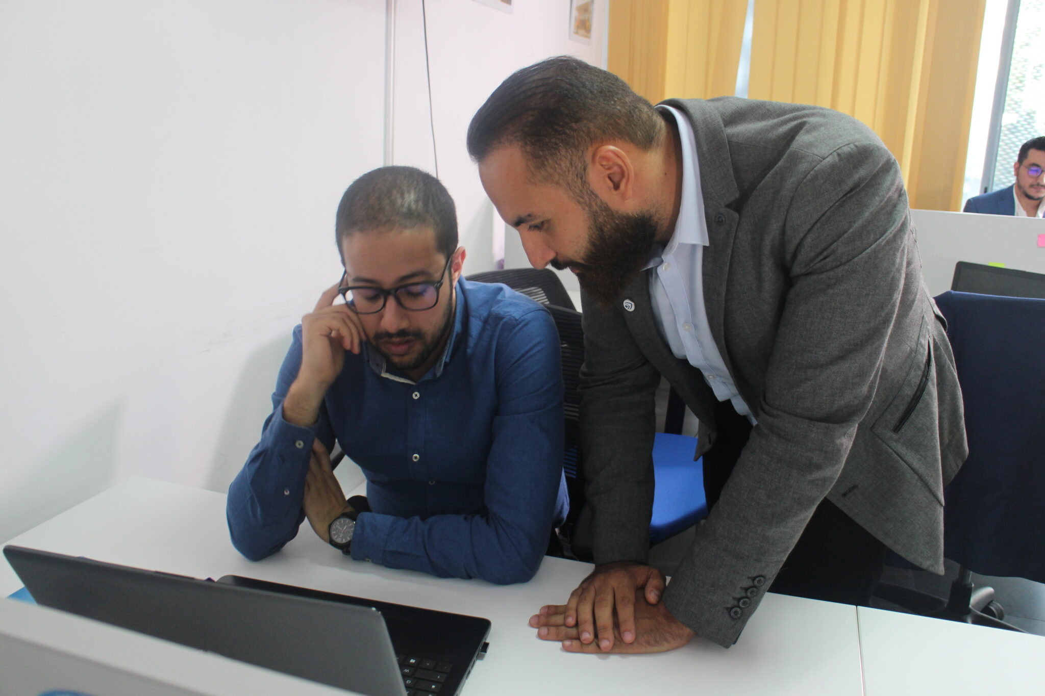 Project-Management-Assistance-2048x1365-1